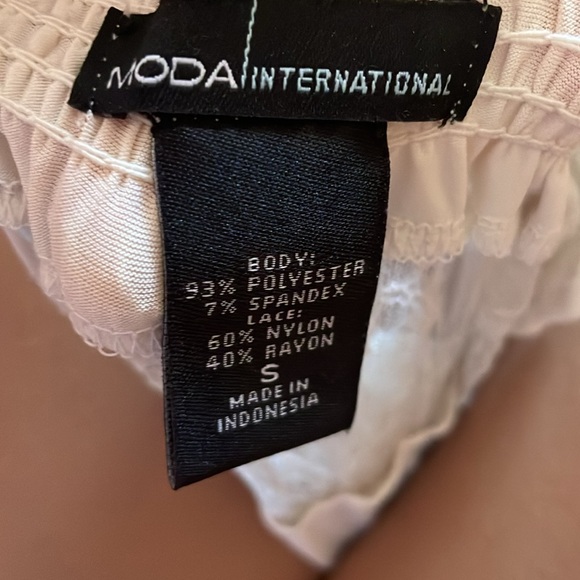 Moda international off the shoulder shirt - Picture 4 of 6